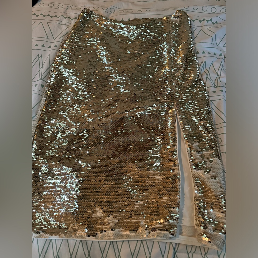 NORDSTROMS BRAND CHELSEA 28 NWT Gold / Silver-white Sequin Holiday Skirt Size 4